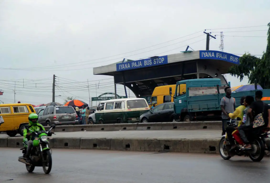 Iyana Ipaja; Location, Leisure, Shopping, Apartments and Properties