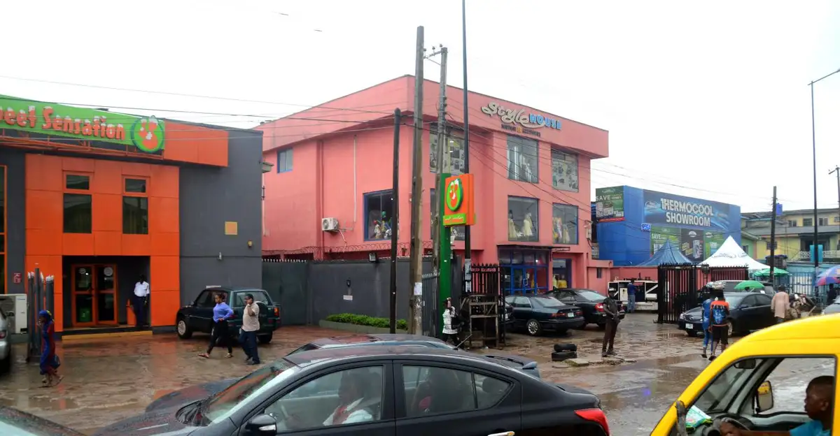 Shogunle, PWD, Mangoro, Dopemu, Location, Area Guide, Leisure, Shopping, Schools, Apartments and Properties