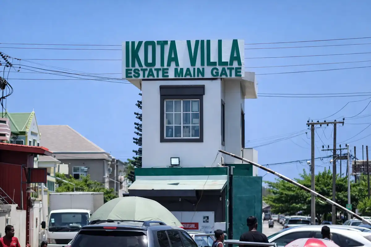 Ikota Villa; Location, Apartments & Properties, Leisure and Shopping
