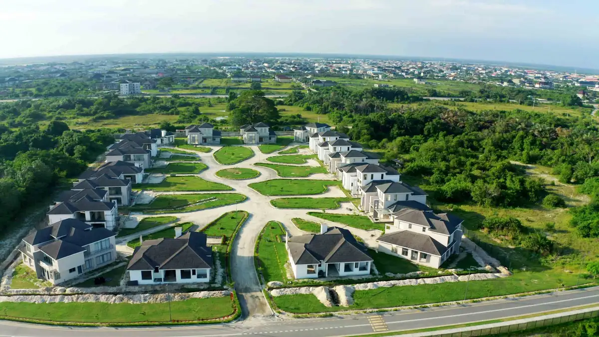 Apartments and Properties for Rent and For Sale in Lakowe